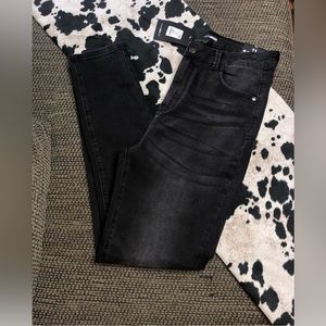 Black skinny jeans